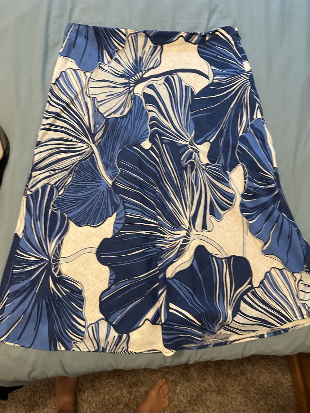 Ann Taylor Blue and White Floral A-Line Skirt